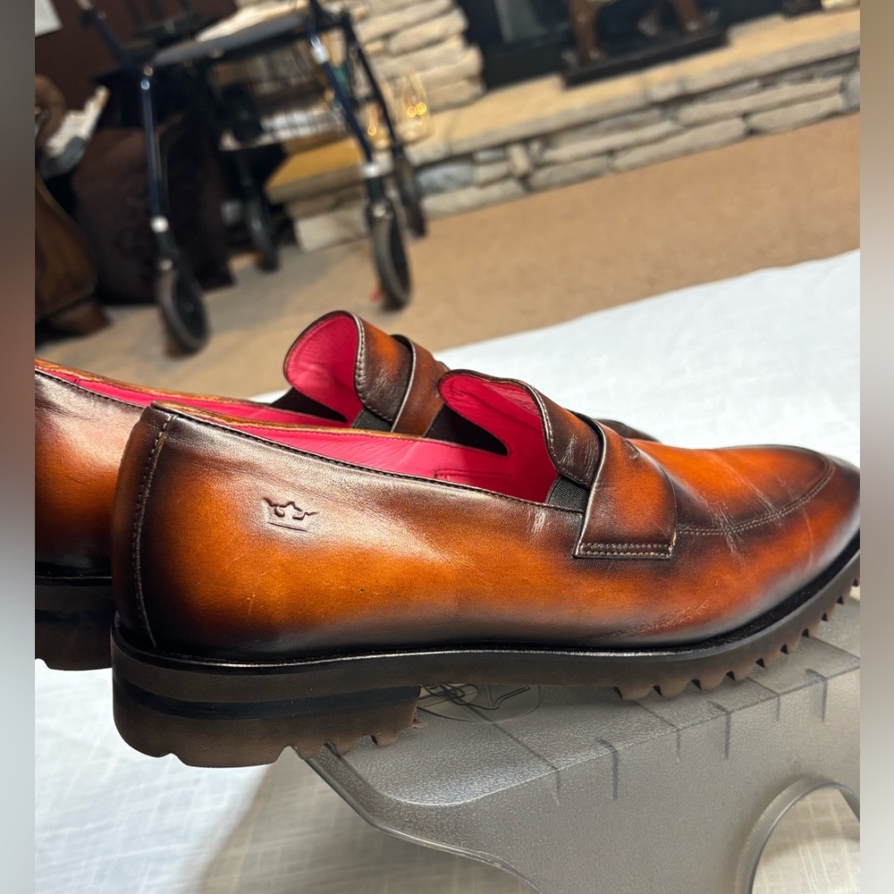 Stylish Brown Leather Loafers for Men - Picture 3 of 9